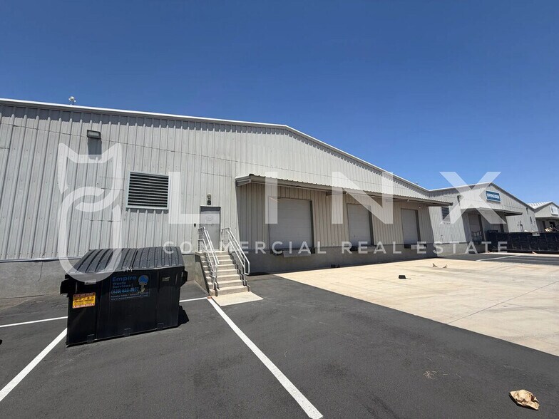 More Photos Of 444 N Industrial Dr, St George Distribution For Lease