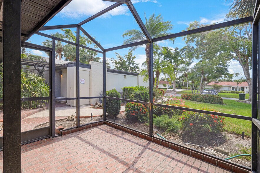 More Photos Of 4411 E Mainmast Ct, Fort Myers Specialty For Sale