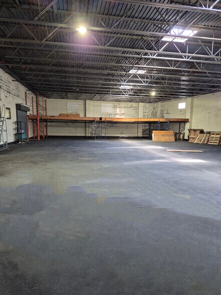 More Photos Of 100 Carney St, Glen Cove Manufacturing For Sale