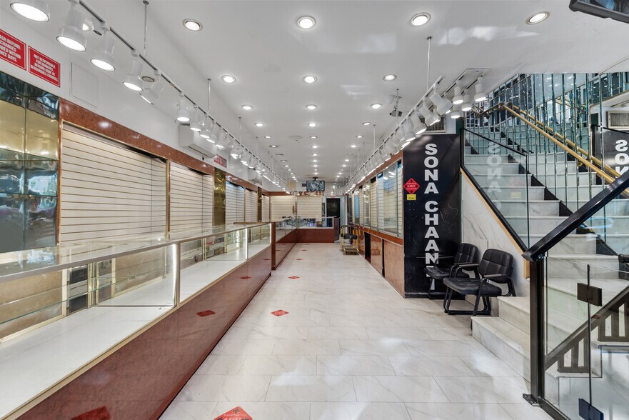 More Photos Of 3714 74th St, Jackson Heights General Retail For Sale