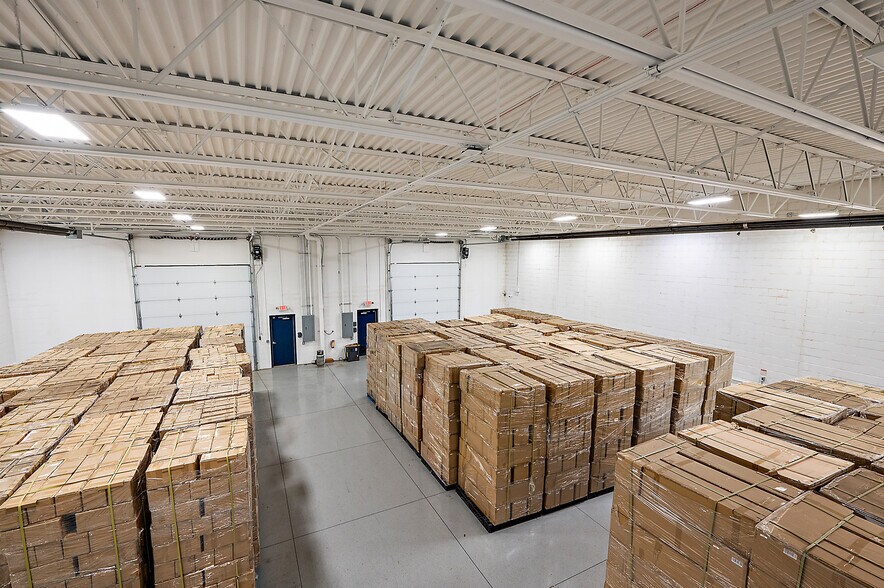 More Photos Of 46250 Erb Dr, Macomb Township Warehouse For Lease