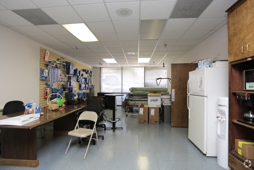 More Photos Of 225 Curie Dr, Alpharetta Light Distribution For Lease