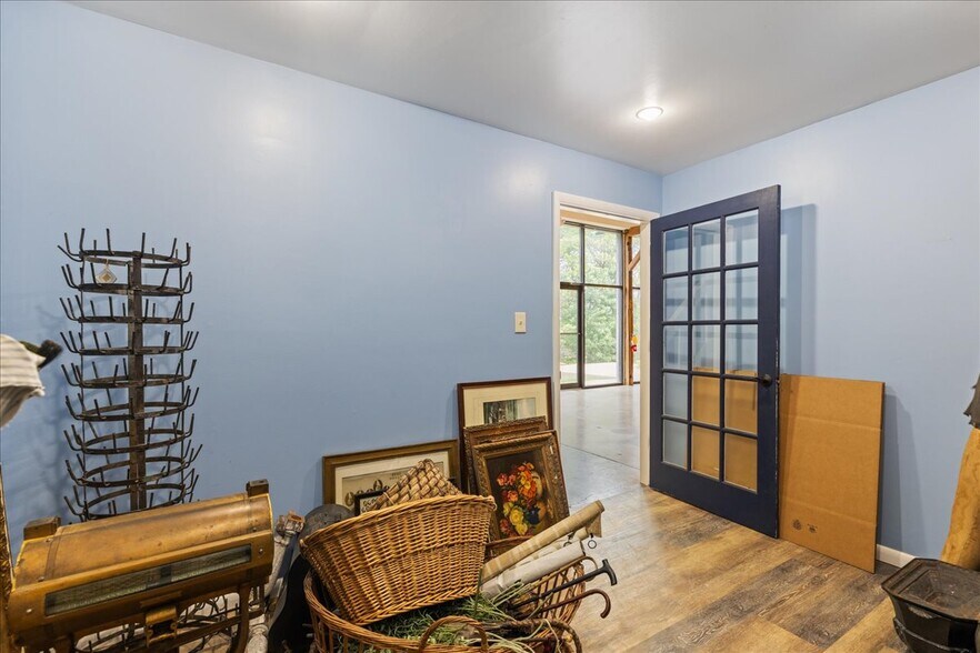 More Photos Of 80 Gravel Pike, Red Hill Office For Lease