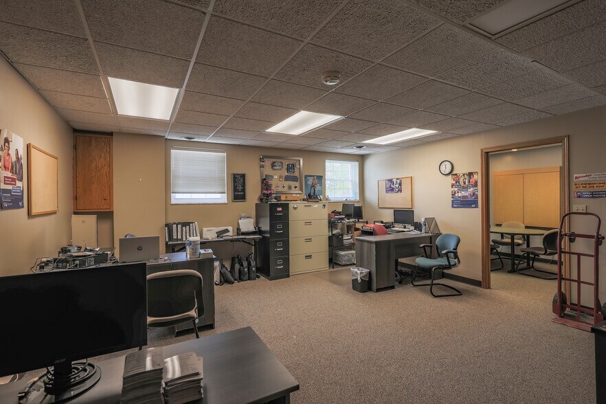 More Photos Of 5830 N High St, Worthington Office For Lease