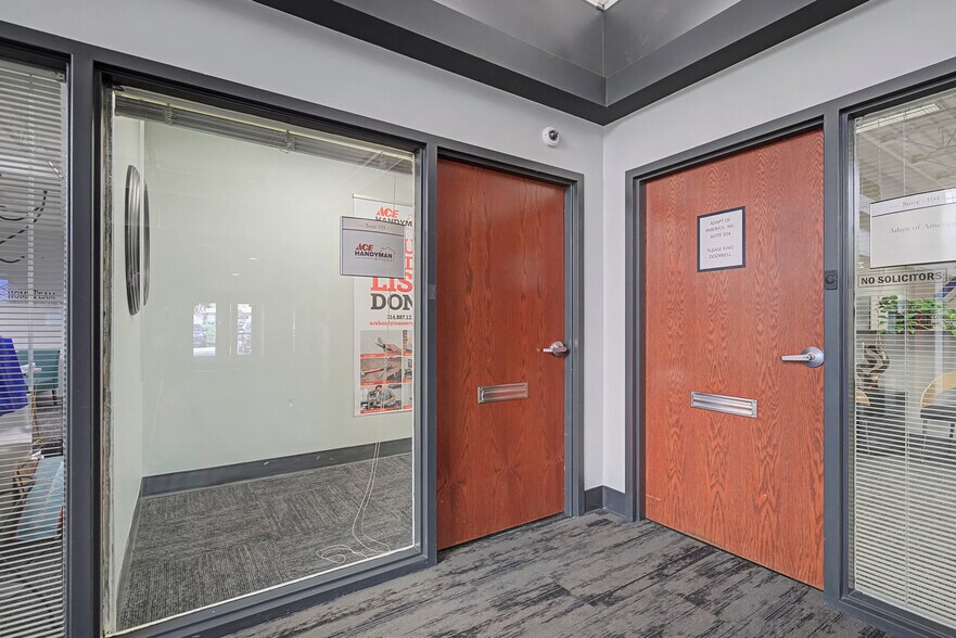More Photos Of 301 Sovereign Ct, Manchester Medical For Lease