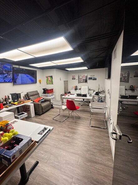 More Photos Of 1360 NW 88th Ave, Doral Bar For Sale