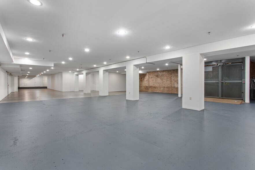 More Photos Of 365 Broadway, New York Apartments For Lease