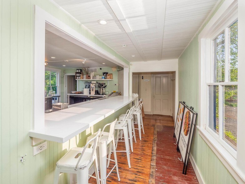 More Photos Of 39333 John Mosby Hwy, Aldie Freestanding For Lease