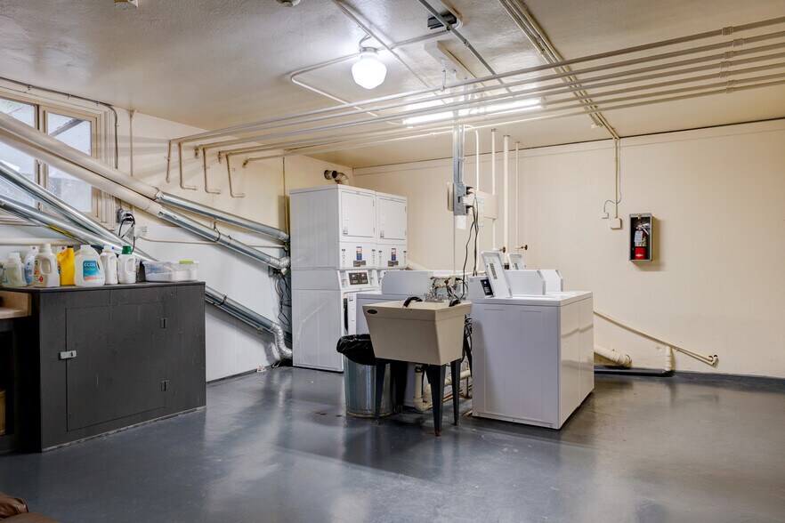 More Photos Of 2737 NW Upshur St, Portland Apartments For Sale