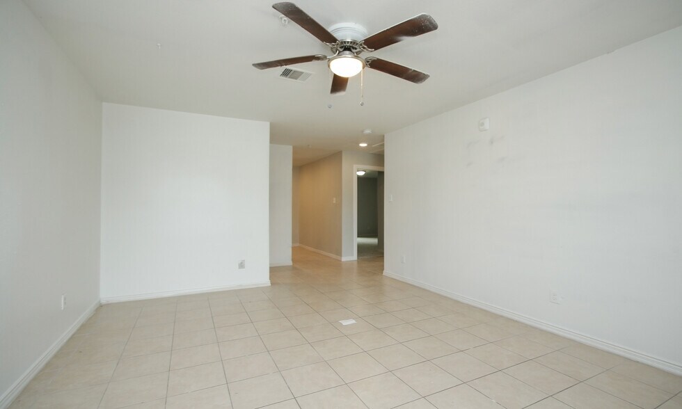 More Photos Of 1318 Avenue A, South Houston Apartments For Sale