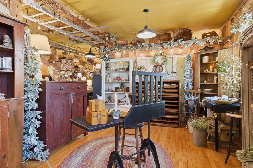 More Photos Of 953 Victory Hwy, Burrillville Bar For Sale