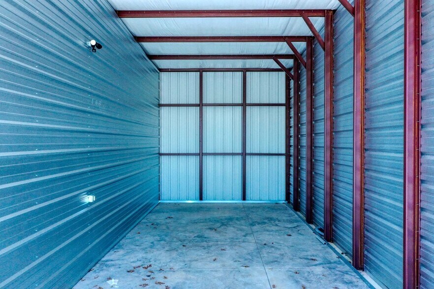 More Photos Of 50 Voss Ln, Huntingdon Self Storage For Sale