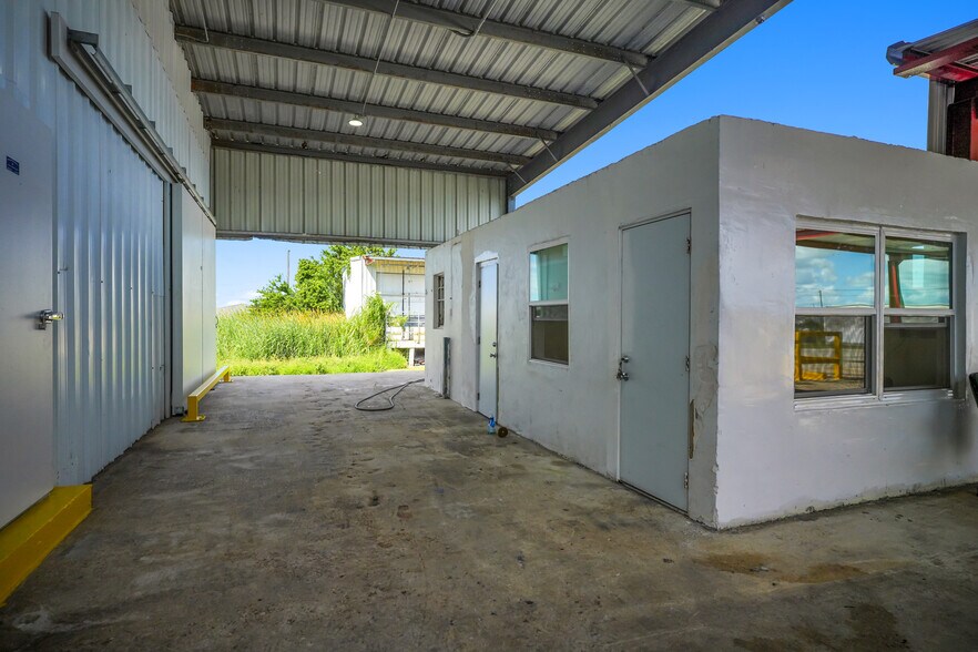 More Photos Of 901 NW 9th St, Belle Glade Refrigeration Cold Storage For Sale