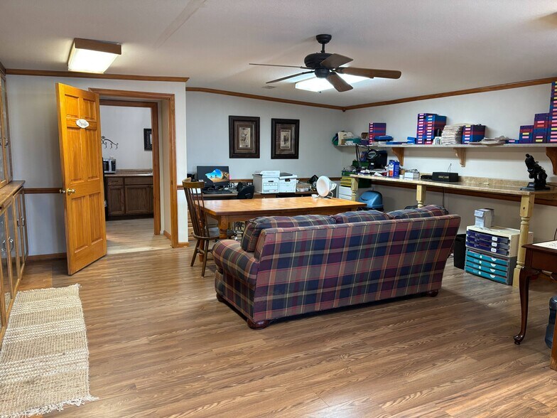 More Photos Of 3831 E First St, Blue Ridge Office For Sale