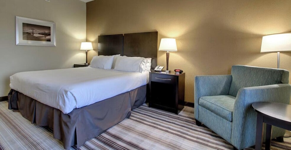 More Photos Of 639 S Canal St, Natchez Hotel For Sale