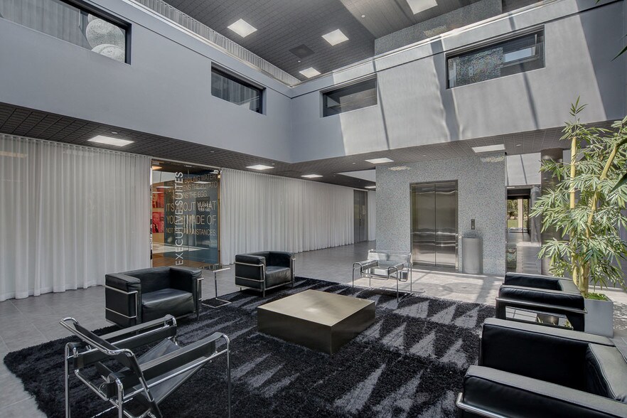 More Photos Of 3790 Paradise Rd, Las Vegas Office For Lease