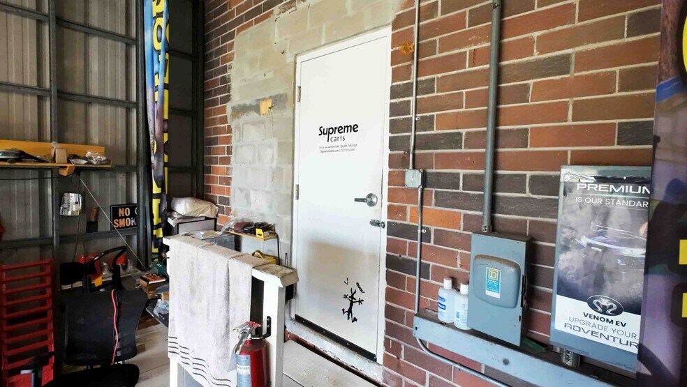 More Photos Of 7490 N 36th St, Pinellas Park Loft Creative Space For Lease