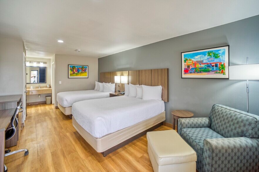 More Photos Of 400 E Avenue G, Port Aransas Hotel For Sale