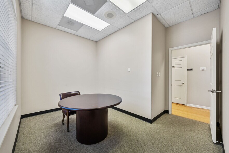 More Photos Of 14522 University Point Pl, Tampa Medical For Sale