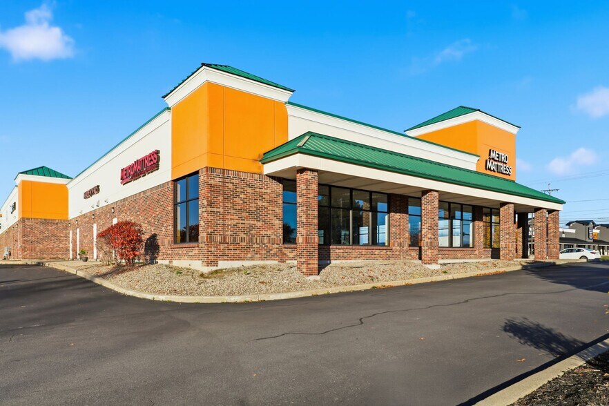 More Photos Of 975 Ridge Rd, Webster Unknown For Lease