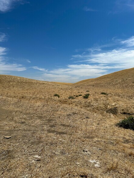 More Photos Of Famoso Road @ Sherwood Road, Bakersfield Land For Sale