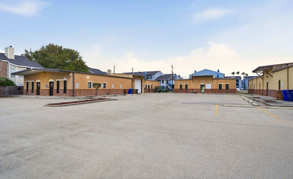 More Photos Of 5502 Burnham Dr, Corpus Christi Loft Creative Space For Lease
