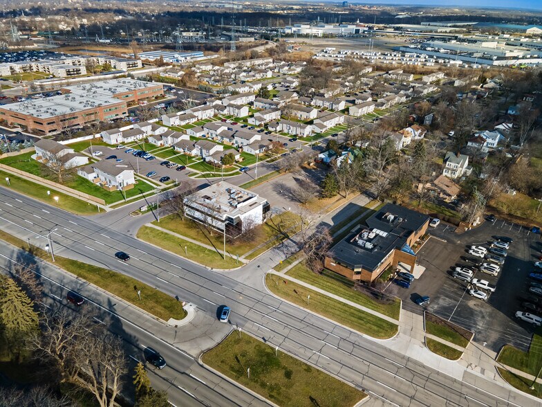 More Photos Of 44060 Woodward Ave, Bloomfield Hills Medical For Lease