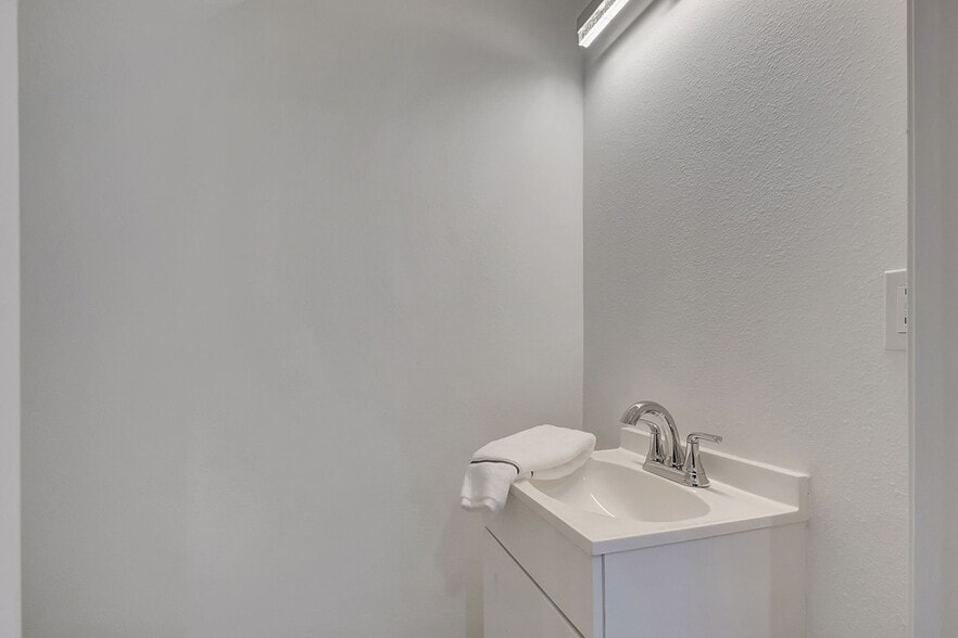 More Photos Of 3871 Patio Ct, Lake Worth Apartments For Sale