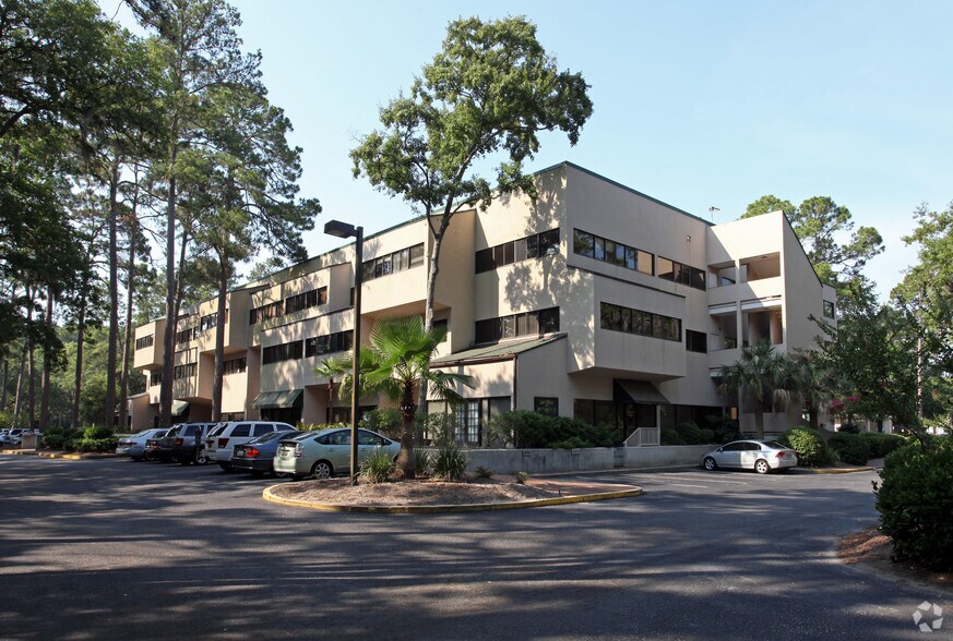 More Photos Of 32 Office Park Rd, Hilton Head Island Office For Lease