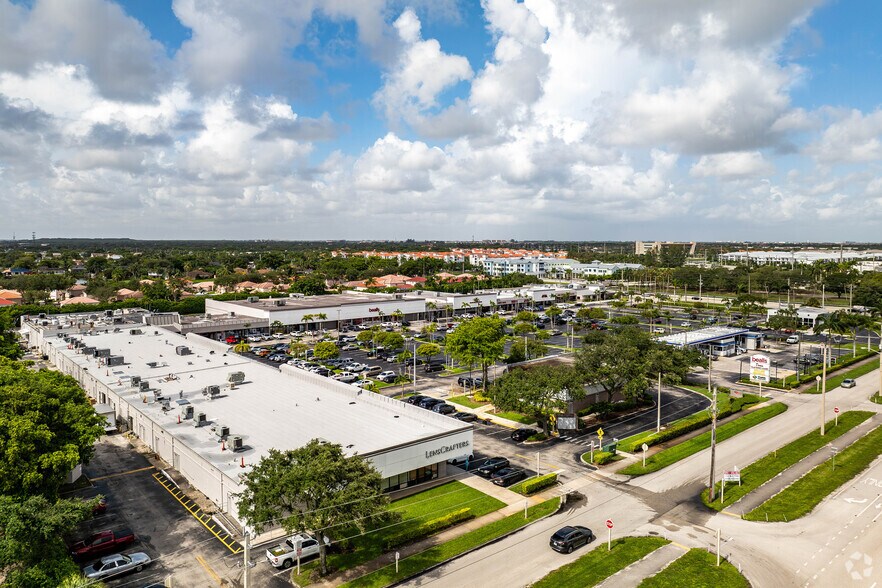 More Photos Of 9900-10060 Pines Blvd, Pembroke Pines Storefront For Lease