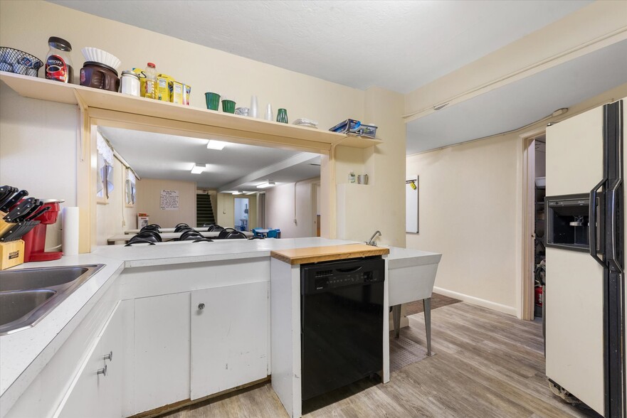 More Photos Of 2100 7th St, Baker City Specialty For Sale