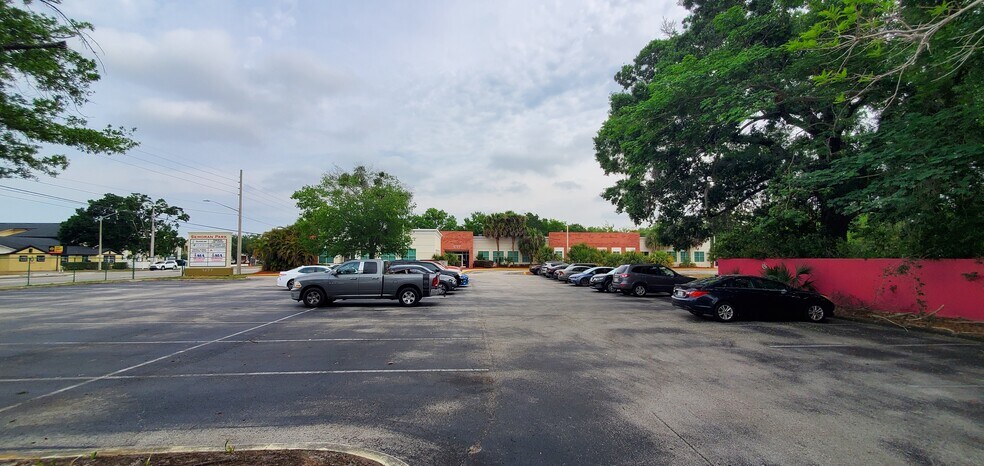 More Photos Of 1277 N Semoran Blvd, Orlando Office For Lease