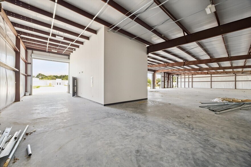 More Photos Of 19103 Hufsmith Kohrville Rd, Tomball Unknown For Lease