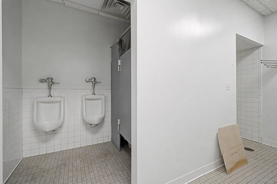 More Photos Of 688 Route 17K, Montgomery Warehouse For Lease