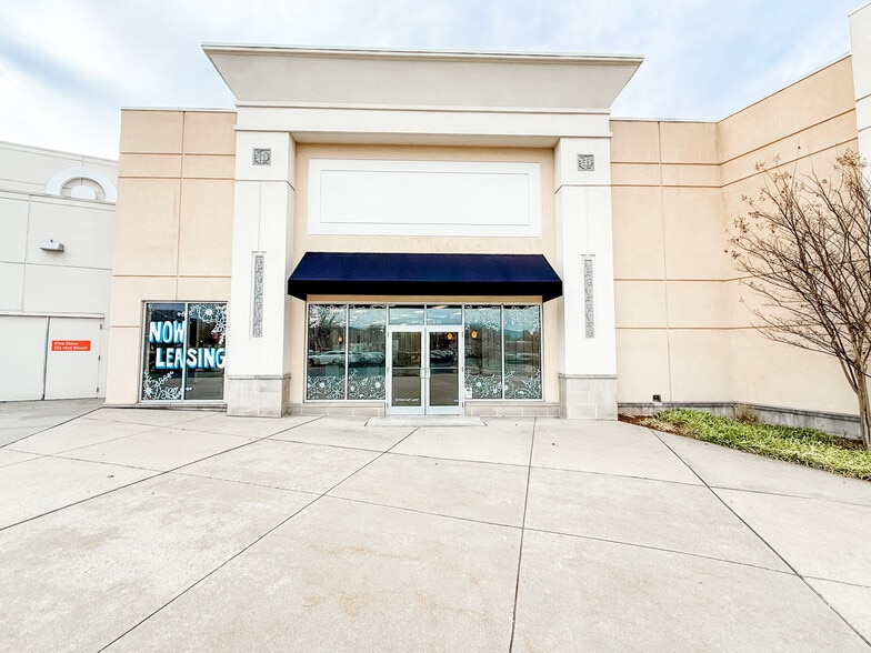 Primary Photo Of 1925 E Market St, Harrisonburg General Retail For Lease