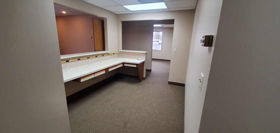 More Photos Of 1260 County Road E W, Arden Hills Medical For Lease
