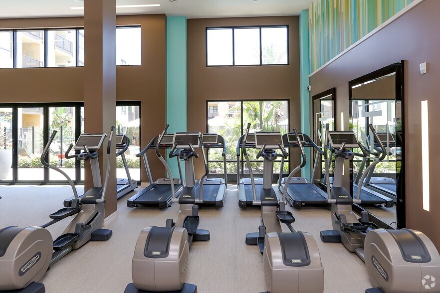 More Photos Of 9400 Corbin Ave, Northridge Apartments For Lease