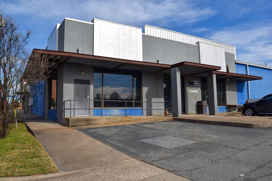 Primary Photo Of 201 E Broadway St, North Little Rock Freestanding For Sale