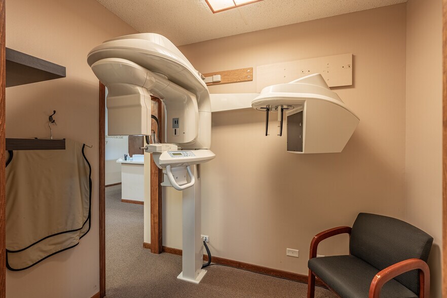 More Photos Of 302 N Hammes Ave, Joliet Medical For Lease