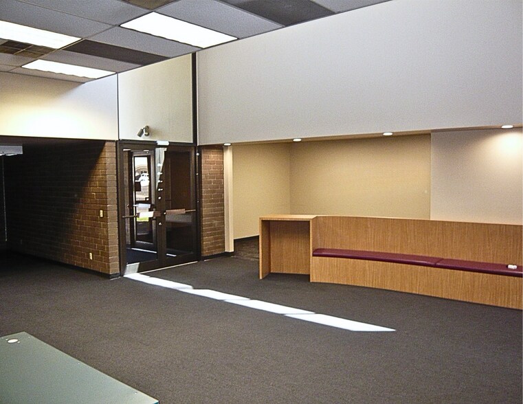 More Photos Of 450 E Main St, Othello Bank For Lease