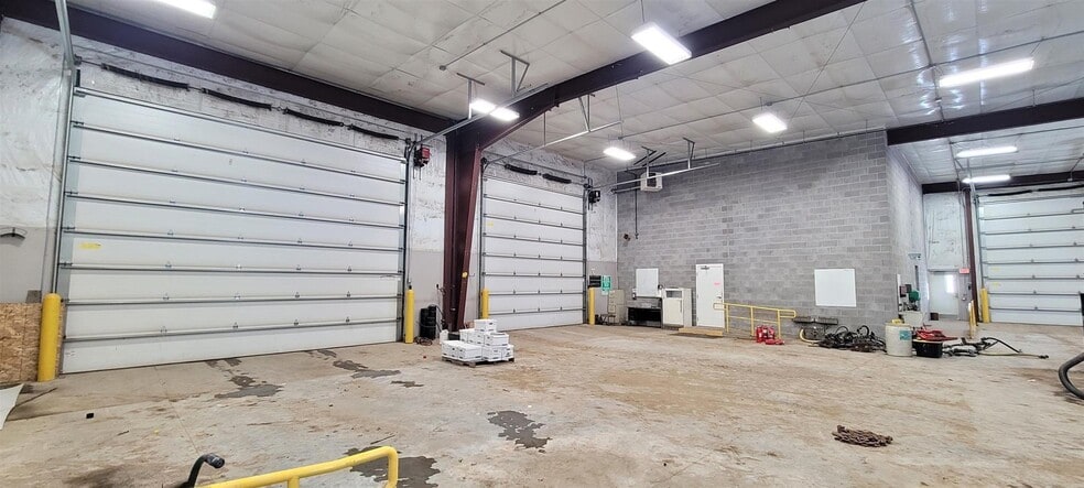 More Photos Of 9072 County Road BB, Plainfield Warehouse For Sale