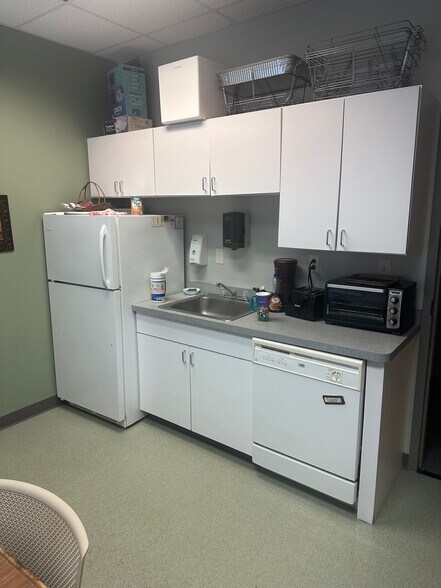 More Photos Of 175 Walnut St, Lockport Office For Lease