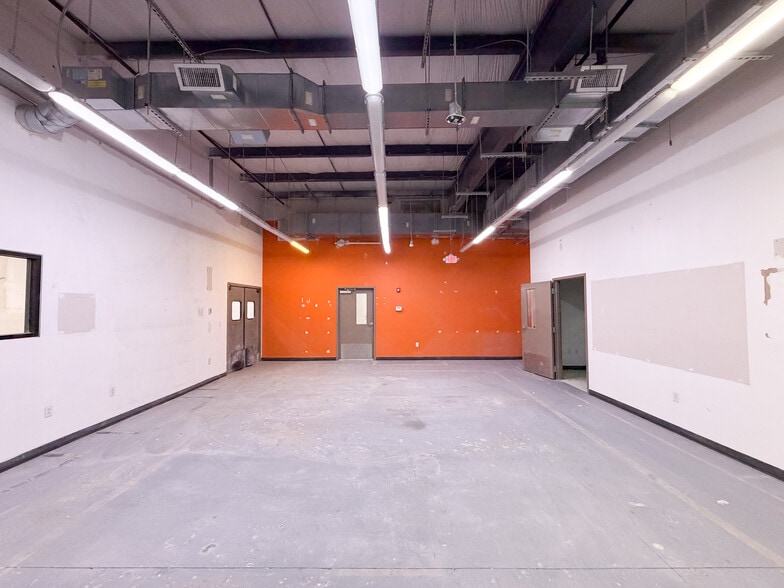 More Photos Of 10 County Line Dr, Cromwell Warehouse For Sale