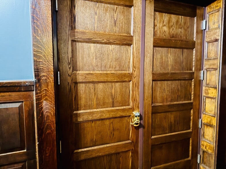 More Photos Of 423 Hope St, Bristol Apartments For Sale