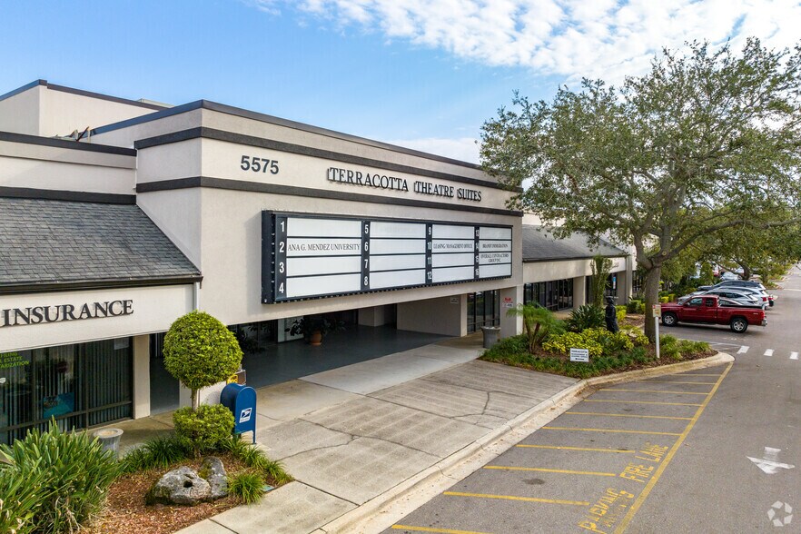 More Photos Of 5575 S Semoran Blvd, Orlando Unknown For Lease