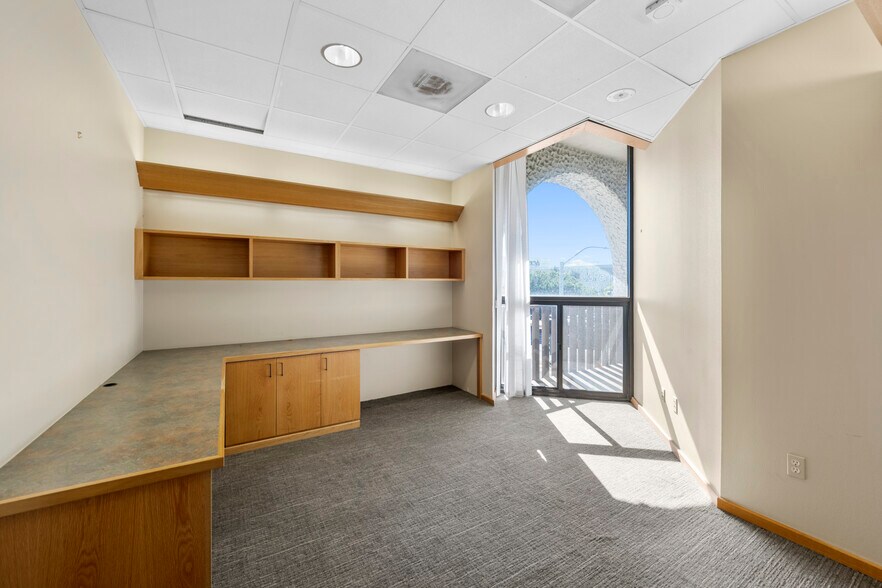 More Photos Of 300 S Mills Rd, Ventura Bank For Sale