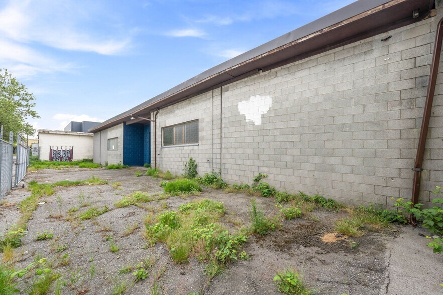More Photos Of 8242 Ontario St, Vancouver Warehouse For Sale