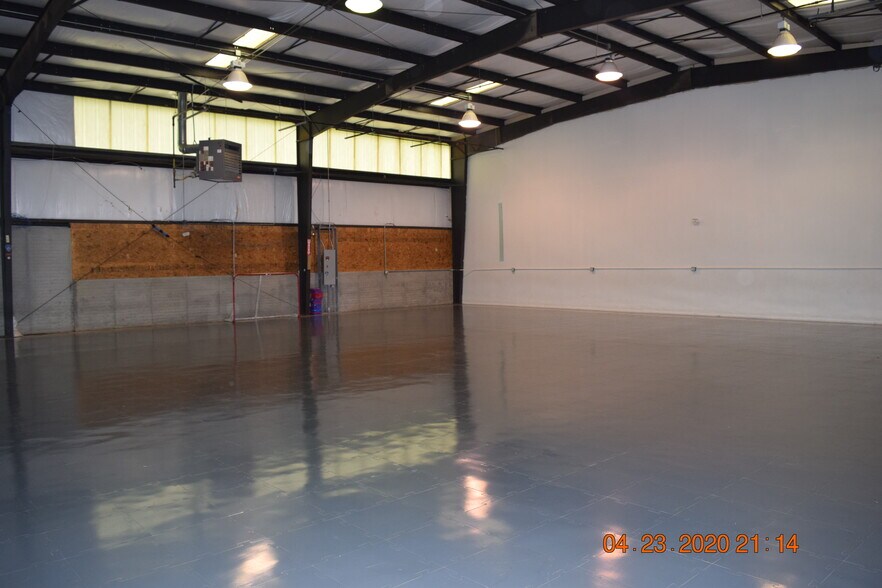More Photos Of 19 Baron Park Rd, Fredericksburg Light Distribution For Lease