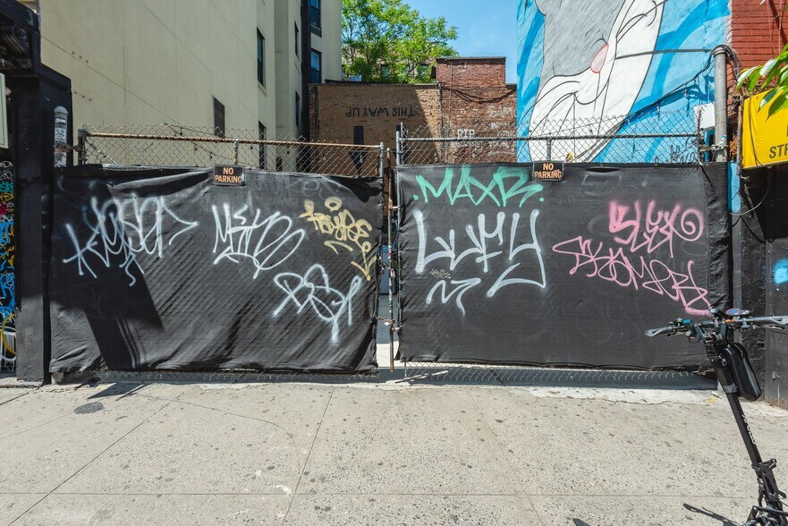 More Photos Of 159 Ludlow St, New York Land For Sale