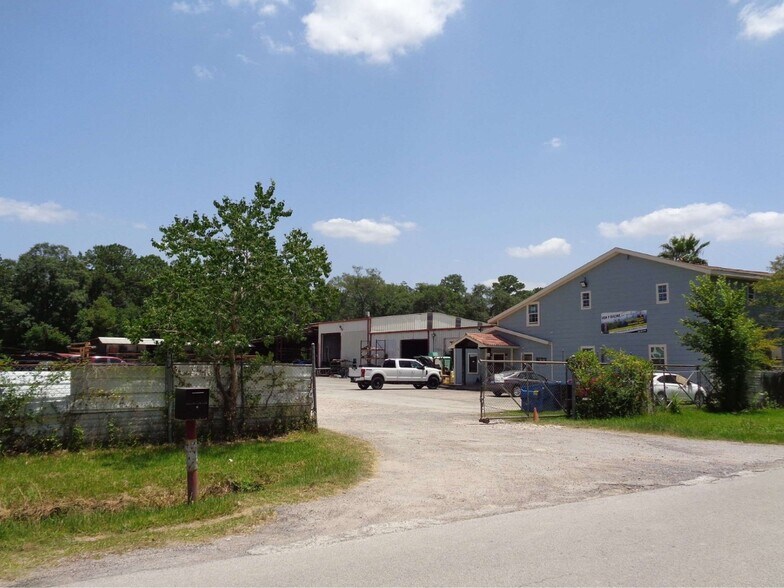 More Photos Of 16911 Pickering Rd, Conroe Warehouse For Sale